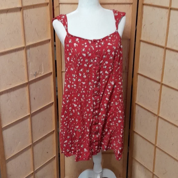 mossimo red dress Stretchy red dress, knee length, front pocket, can